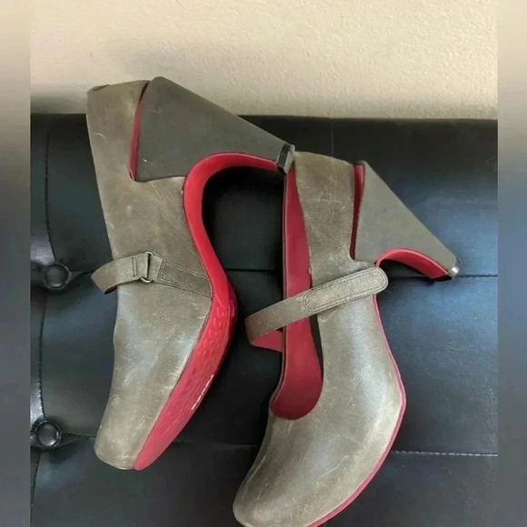 Tsubo Shoes - Tsubo Leather and Suede Acrea' Slingback Mary Jane Pumps/Heels Sz 9. 🔥